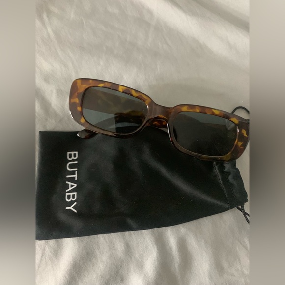 NWOT Retro Square Frame Sunglasses UV400 Protection - Picture 1 of 3